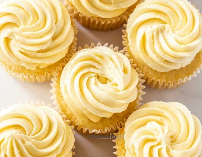 Buttercream Vanilla Cupcakes